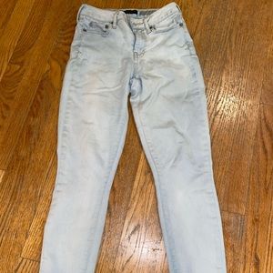 White wash aeropostale jeans